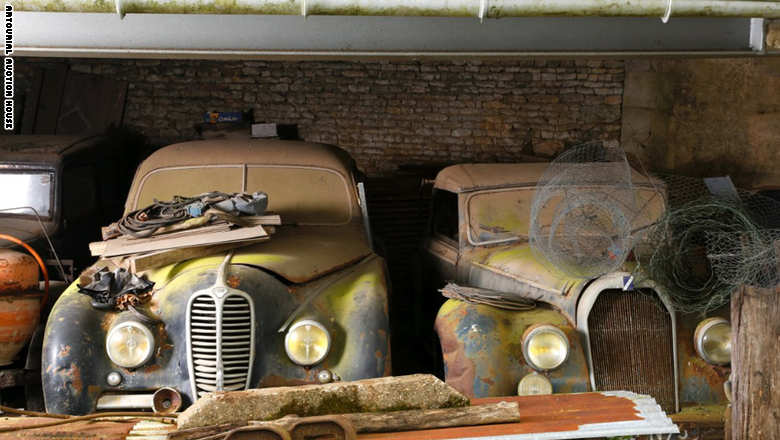 بالصور..كنز من السيارات المهجورة في مزرعة  بقيمة ملايين الدولارات