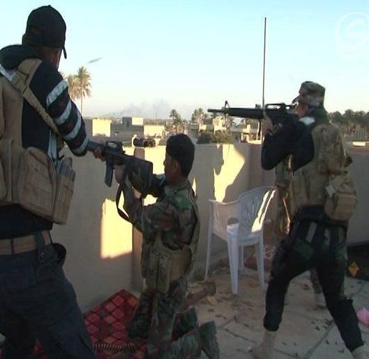 اعتقال عناصر من (داعش) متنكرين بزي النساء شرقي الرمادي