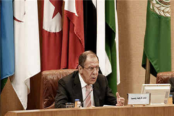 قطر والسعودية تتهجمان على روسيا بحضور لافروف