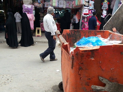 حاويات نفيات متهالكة وسط مركز كربلاء اصبحت موضع سخرية من المواطنين  (مصور)