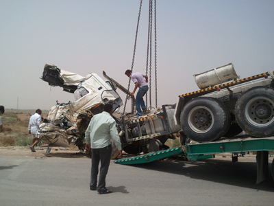 حادث مروري لخباطة اسمنت على طريق كربلاء (مصور)