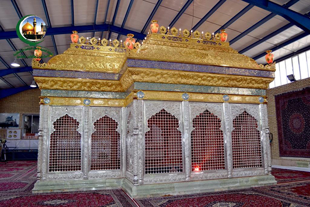 انجاز الشباك الذهبي وابواب الاروقة الخاصة بمرقد الامامين العسكريين بسامراء مع الكشف عن موعد تركيبها (مصور)