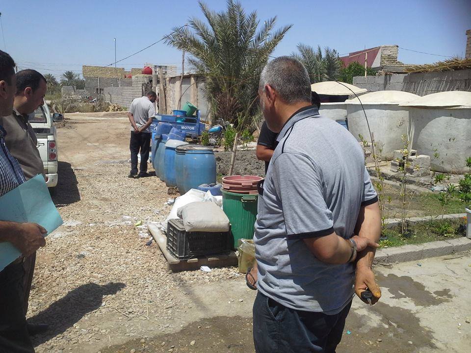 بالصور:صحة كربلاء تتلف (4) طن من مادة الطرشي ضبطتها  مفارز مكافحة الجريمة الاقتصادية