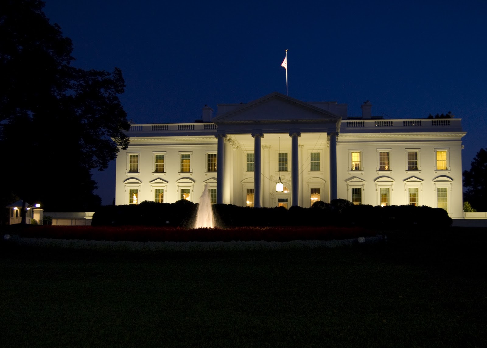 البيت الأبيض يربط استعادة الموصل بتطورات الوضع في الأنبار