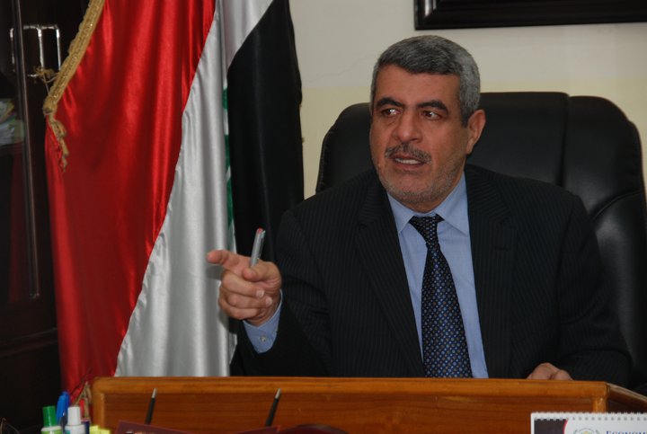 خلف عبد الصمد يحمل الحكومة الاتحادية مسؤولية رداءة مادة الطحين التي سلمت للمواطن البصري