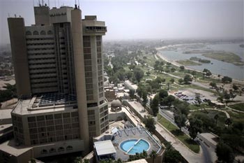 العراق ينفق 300 مليون دولار لتاهيل ستة فنادق كبرى استعدادا للقمة العربية