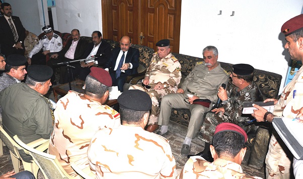 محافظ البصرة يعقد اجتماعاً امنياً طارئاً في مقر سيطرة السدرة بمدخل المحافظة