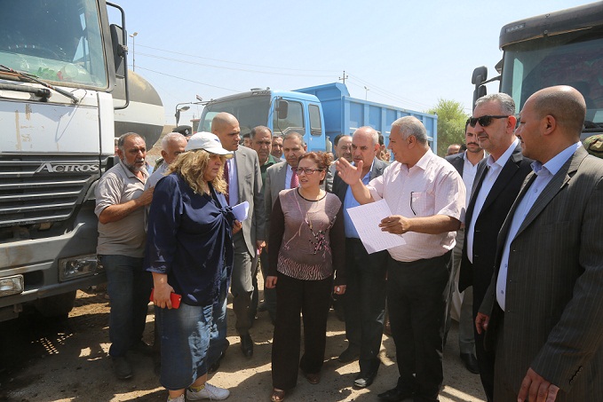 بالصور: انطلاق حملة وزارية لتنظيف ورفع الانقاض في الفلوجة والصقلاوية والكرمة بمشاركة بـأكثر من 70 الية خدمية