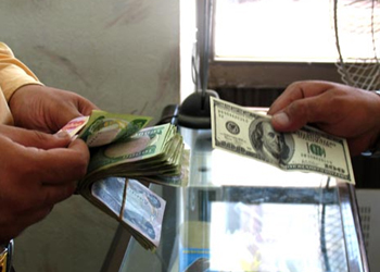 مصدر سياسي :قطر وتركيا تتلاعبان بالدينار مقابل الدولار