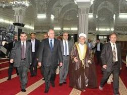 النجيفي في زيارته لمرقد الامام ابي حنيفة النعمان: واثقون بحكومة العبادي ويجب التكاتف لصد الهجمة الارهابية