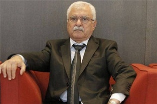 برعاية امريكية قطرية المعارضة السورية تنتخب مسيحيا مقيما بتركيا رئيسا لها