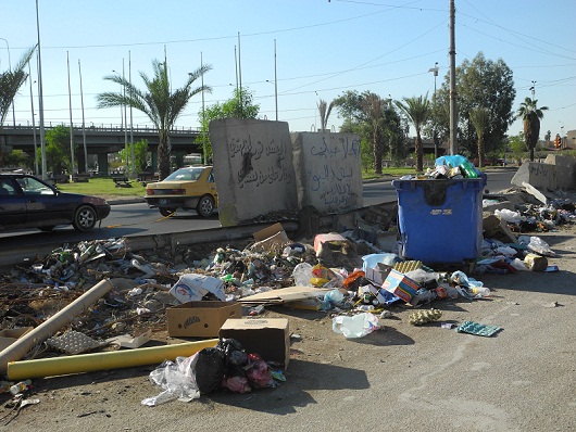 جريمة بيئية قرب مقر البلدية في بغداد !!