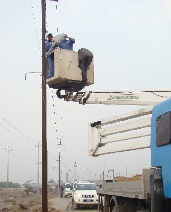 كهرباء كربلاء المقدسة تقوم بصيانة شبكات الإنارة استعدادا لعاشوراء