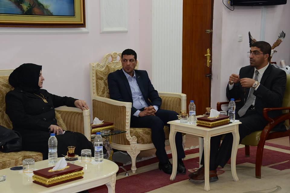 محافظ الديوانية يخاطب الامانة العامة لمجلس الوزراء لتخويله بتسليف مبلغ مليار وست مائة وخمسون مليون دينار لموظفي معمل النسيج