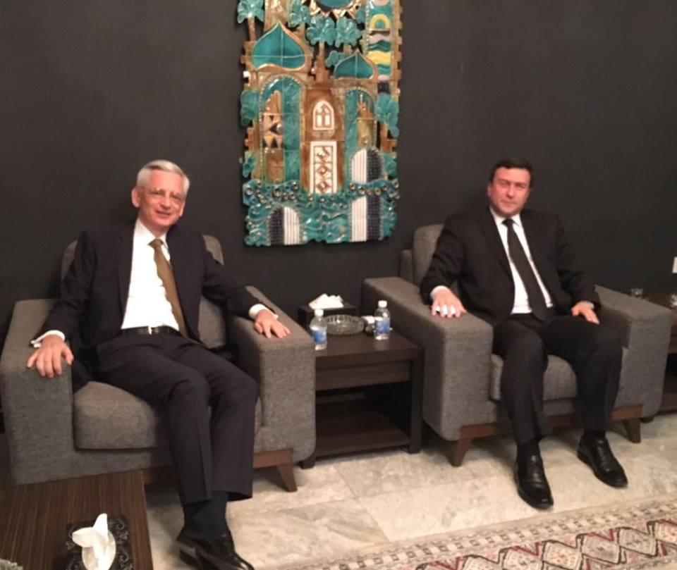 السفير الفرنسي يزور كربلاء ويلتقي بمحافظها