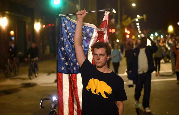 بعد فوز ترامب.. احتجاجات ودعوات لانفصال كاليفورنيا