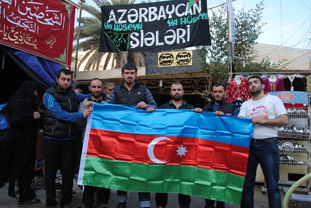 الاذربيجانيون يقدمون خدماتهم لزوار الإمام الحسين عليه السلام (مصور)