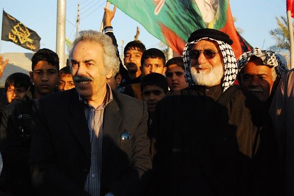 انطوان بارا يسير الى الامام الحسين ويصف زيارة الأربعين بالسحر الإلهي ويؤلف كتاباً عن الإمام علي