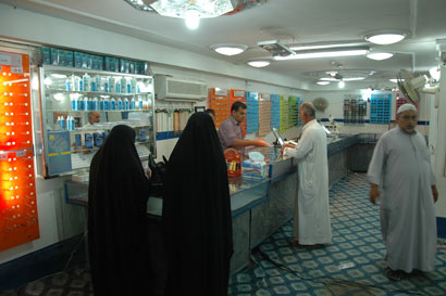 النظارات الطبية الرديئةخطر يهدد صحة عيوننا ولا يخلو منه السوق العراقيّ(تحقيق مصور )