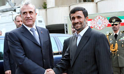 صحيفة لبنانية  : احمدي نجاد يزور لبنان في 11 أيلول المقبل