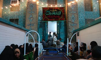 المضيف الحسيني يوزع (3500) وجبة إفطار يومية خلال شهر رمضان