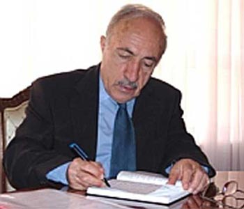 عثمان ينتقد صمت هيئة رئاسة الجمهورية والمحكمة الاتحادية ويدعو إلى تظاهرات شعبية