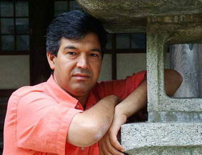 اصدار جديد للاعلامي والناقد ناظم سعود عن الشاعر العراقي المغترب باسم فرات