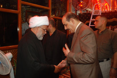 وزير الداخلية جواد البولاني يزور مرقد الامام الحسين ويلتقي بالشيخ عبد المهدي الكربلائي