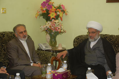 الشيخ عبد المهدي الكربلائي يستقبل القنصل الايراني في كربلاء