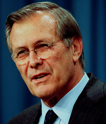 رامسفيلد يعتزم كشف أسرار غزو العراق مطلع العام