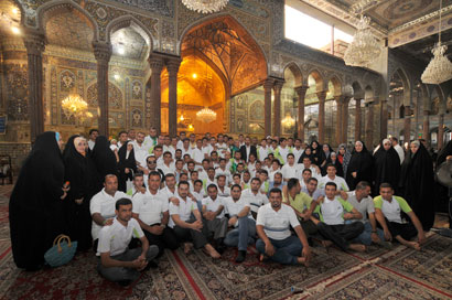 برلمان الشباب العراقي يزور مرقد الامام الحسين عليه السلام