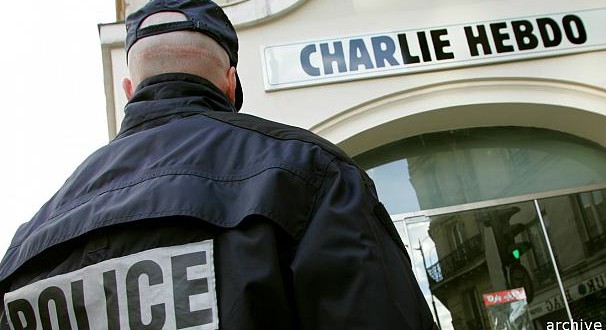 بالفيديو: كاتب بريطاني يكشف زيف المسرحية الفرنسية