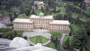 بابا الفاتيكان يستقيل ويغادر الكرسي البابوي