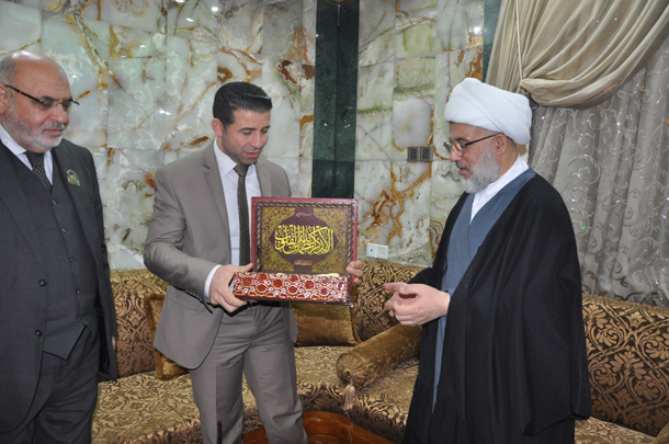 محافظة واسط تكرم الشيخ عبد المهدي الكربلائي:المرجعية العليا تحرص على كل المحافظات العراقية (مصور)