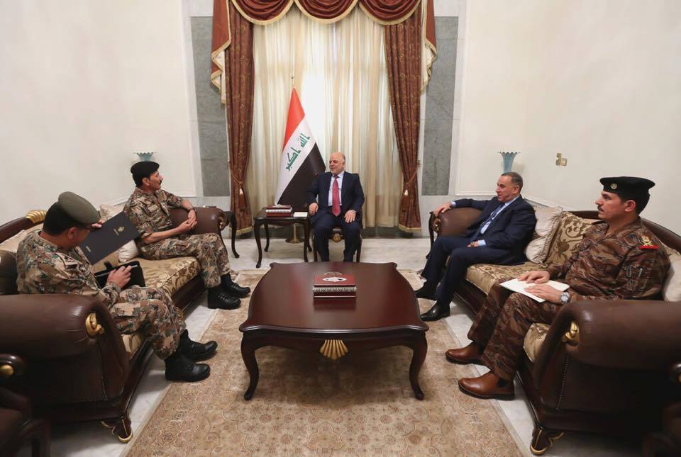 رئيس الوزراء يستقبل في مكتبه اليوم رئيس اركان الجيش الاردني