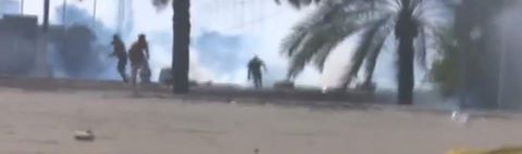 بالصور: اصابات خلال تفريق القوات الامنية للمتظاهرين في بغداد