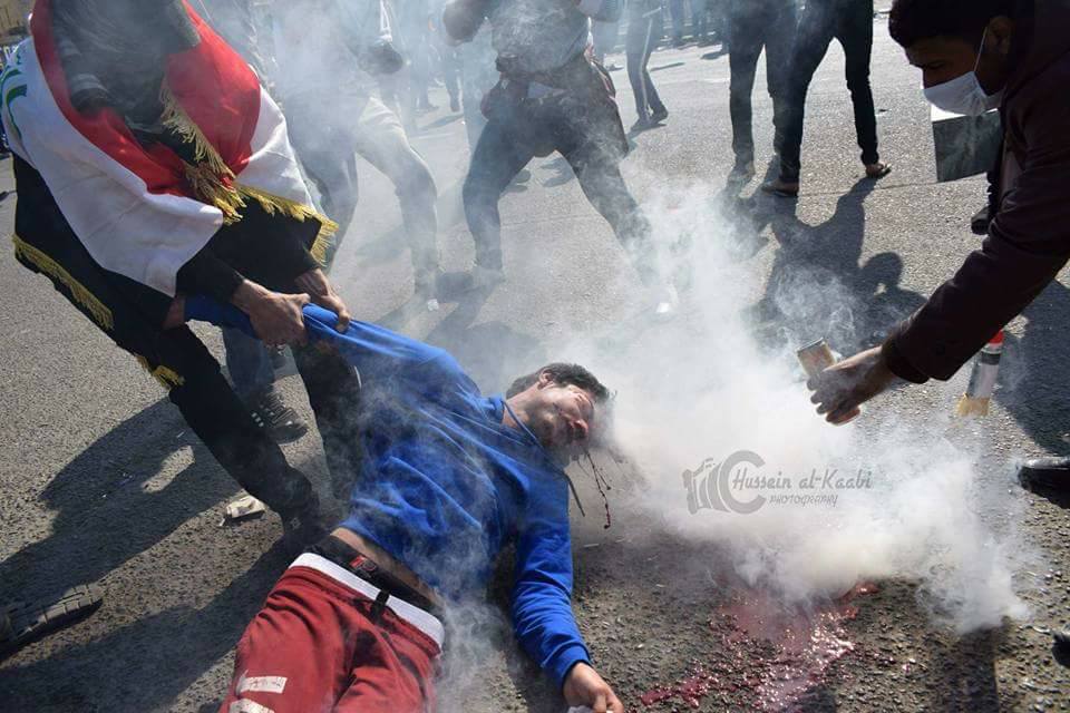 التيار الصدري يحمل الحكومة مسؤولية التحقيق بقتل متظاهرين ويتهمها بـ"الاعتداء" عليهم