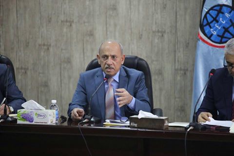 الحمامي يعلن توزيع سندات قطع أراضٍ لموظفي الموانئ بالبصرة