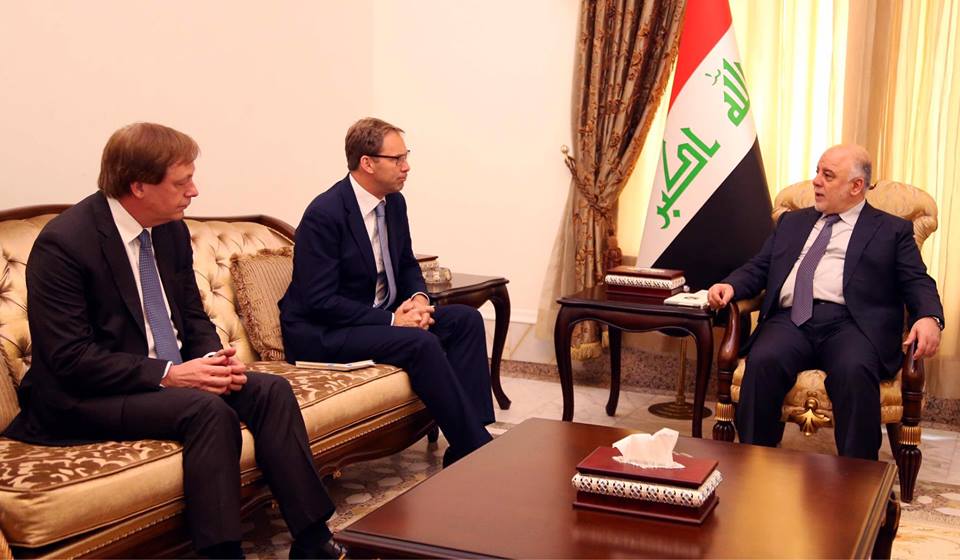 العبادي ووزير الدولة البريطاني يبحثان دعم مشاريع الاستقرار بالمناطق المحررة