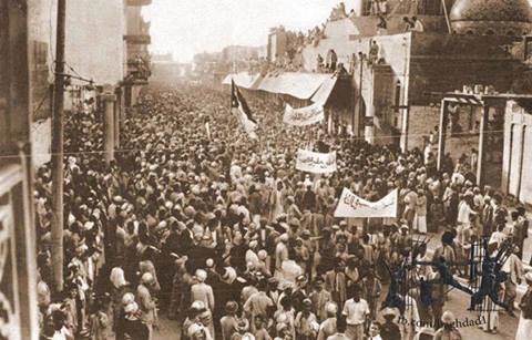 من الارشيف الوطني :العراقيون يتظاهرون عام 1937 تاييدا للفلسطنيين وسط بغداد