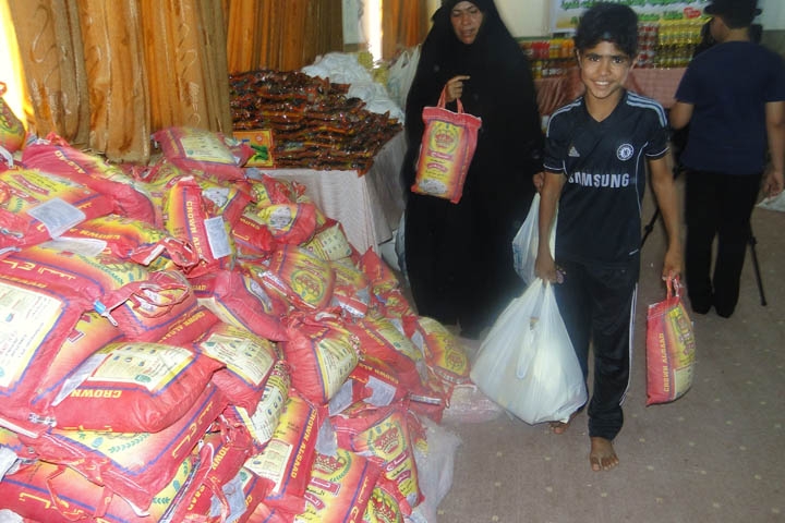 كربلاء :مؤسسة سيد الشهداء تنتهي من توزيع السلة الرمضانية الغذائية والاعانات النقدية على 600 عائلة متعففة