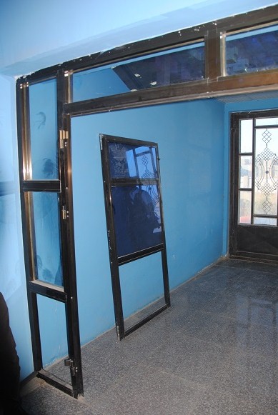 وكالة نون ترصد بالصور حالات الخلل في مشروع رياضي في كربلاء انفقت عليه الملايين ولم يسلم لحد اليوم