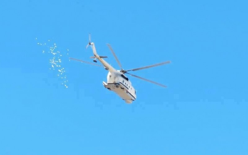 طائرات القوة الجوية تلقي منشورات على مناطق الموصل والشرقاط والفلوجة