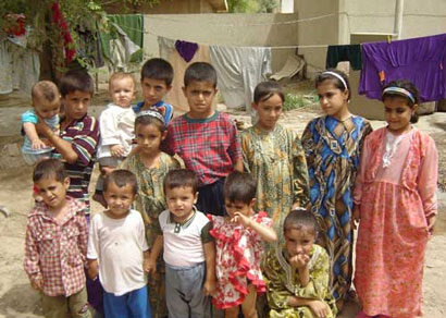 العوائل العراقية المهجّرة إلى كربلاء.. أحلامٌ بالعودة في ظلِّ مستقبلٍ مجهول