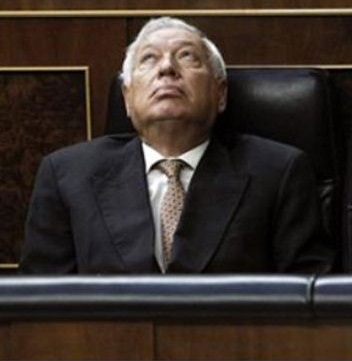 مياه الأمطار تعطل جلسة بالبرلمان الإسباني