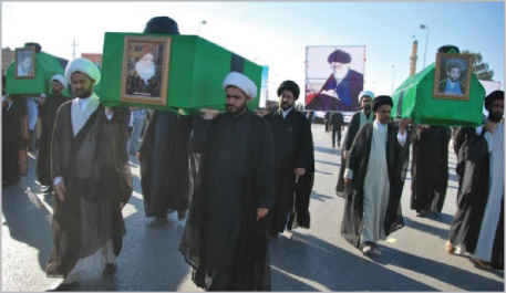 تشييع رمزي في النجف ومسيرة شموع  وقناديل في كربلاء استذكاراً للشهيد الصدر