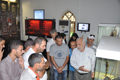 تونسيون يزورون مدينة كربلاء ويتجولون في متحف الامام الحسين عليه السلام (مصور)