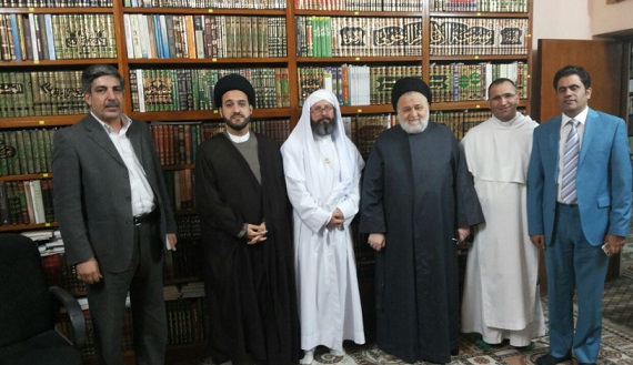 السيد الخوئي يفتتح مقرا لحوار الاديان في بغداد ويزور شارع المتنبي (مصور)