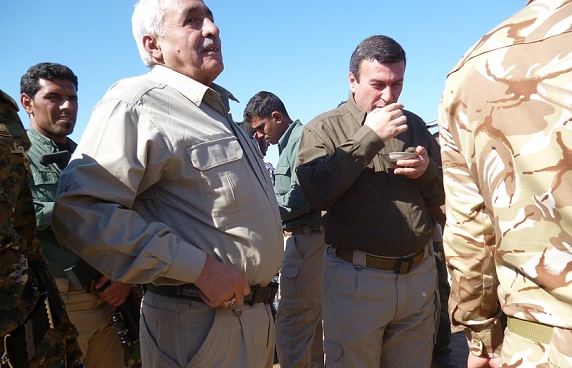 بالصور :محافظ كربلاء يزور سرايا الحشد الشعبي ويتفقد القطعات العسكرية في منطقة جسر الفاضلية.