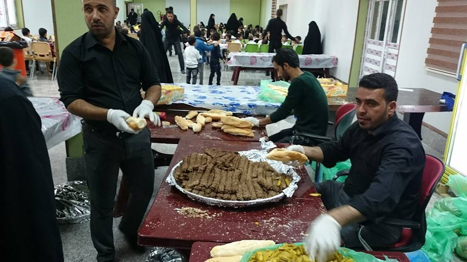شاهد بالصور ماذا تقدم العتبة الحسينية لطلبة مدارسها الاهلية من دروس واطعام